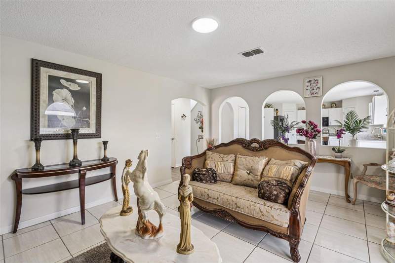 4 bedroom Single Family Residence at 7 Bolton Court, Poinciana Village 2 Nbhd 3, Kissimmee — photo 2