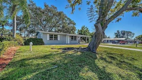 5529 Nutmeg Avenue, Sarasota FL - photo 8 of 33