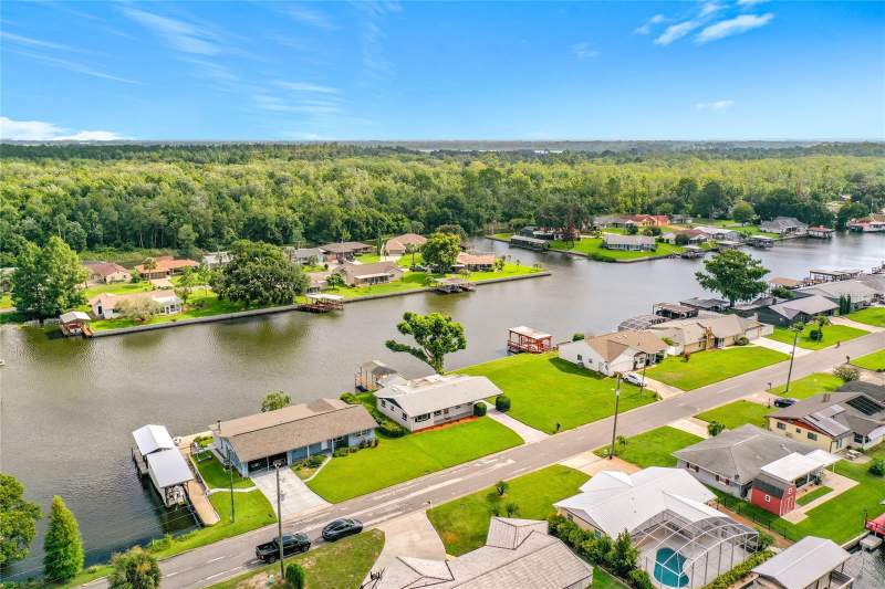 3 bedroom Single Family Residence at 13225 Country Club Drive, Lake Harris Shores, Tavares — photo 3