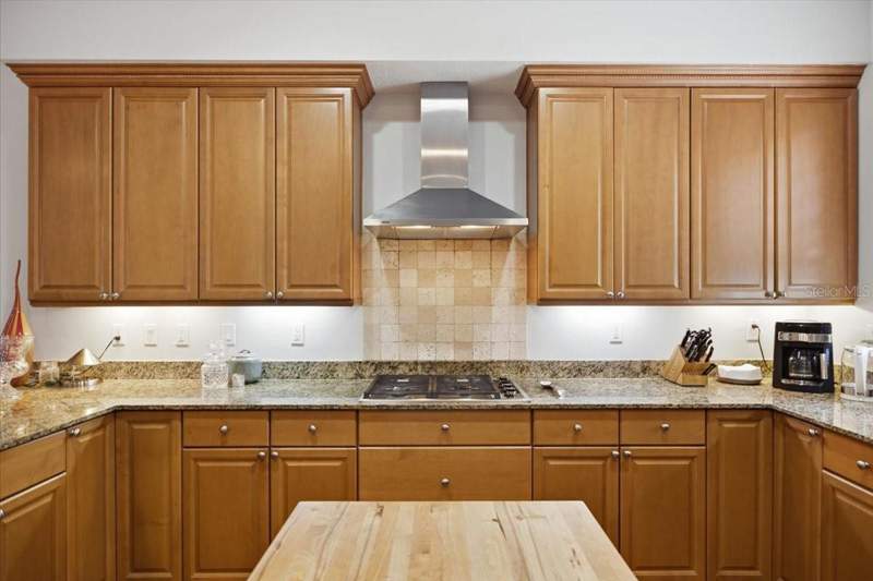 3 bedroom Townhouse at 114 E Davis Boulevard #8, Villa Del Mare Twnhms, Tampa — photo 3
