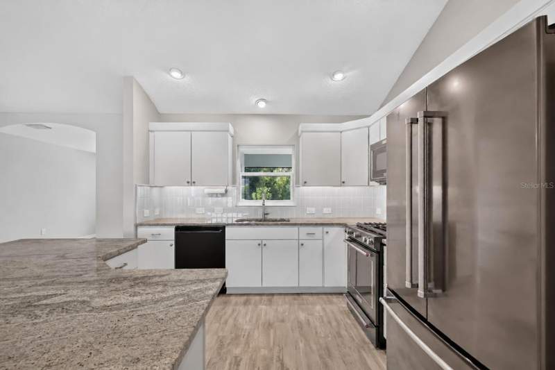 3 bedroom Single Family Residence at 3254 Zipperer Way, The Villages, The Villages — photo 5