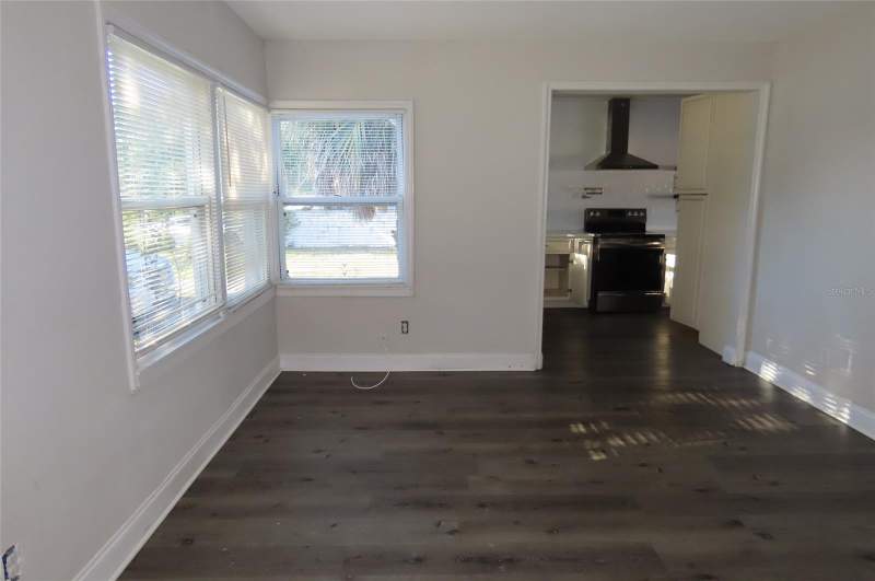 4 bedroom Single Family Residence at 101 N Glenwood Avenue, Crest Lake Sub, Clearwater — photo 3