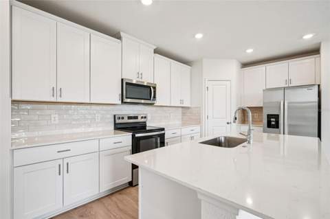 811 Sunshower Drive, Lady Lake FL - photo 11 of 33