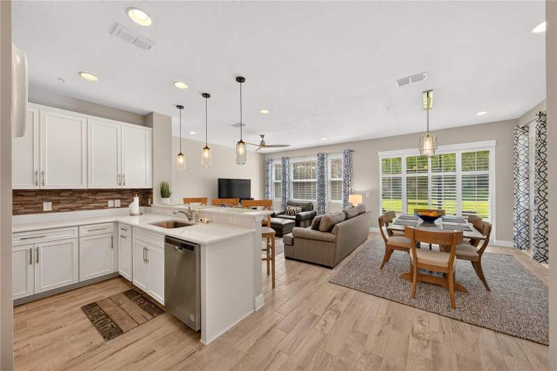3 bedroom Townhouse at 15190 SUNRISE GROVE CT, HICKORY HAMMOCK PHASE 2B, WINTER GARDEN — photo 4