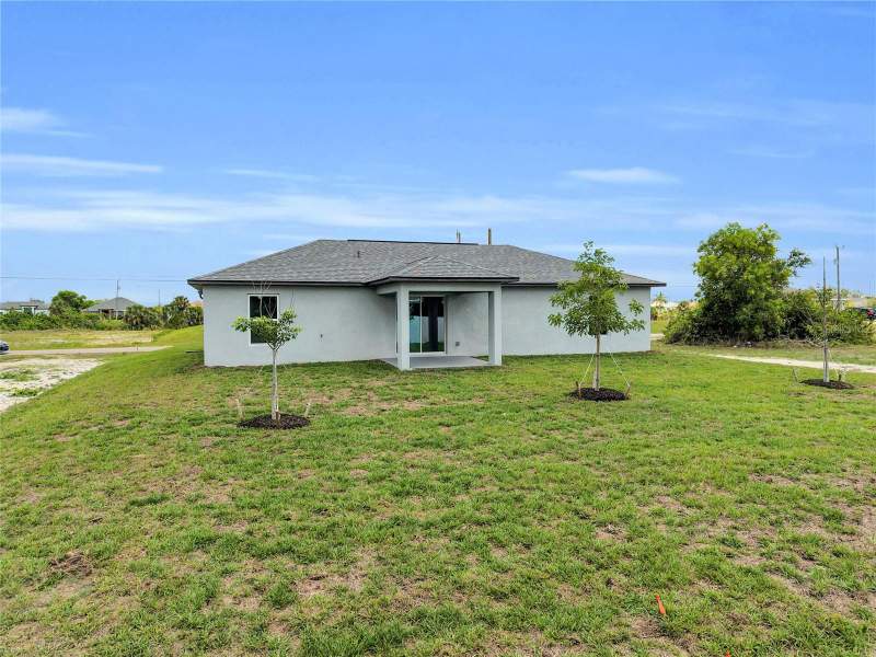 3 bedroom Single Family Residence at 1808 NE 44th Street, Cape Coral, Cape Coral — photo 2