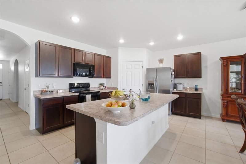 4 bedroom Single Family Residence at 3422 Cancun Court, Entrada, Cape Coral — photo 3