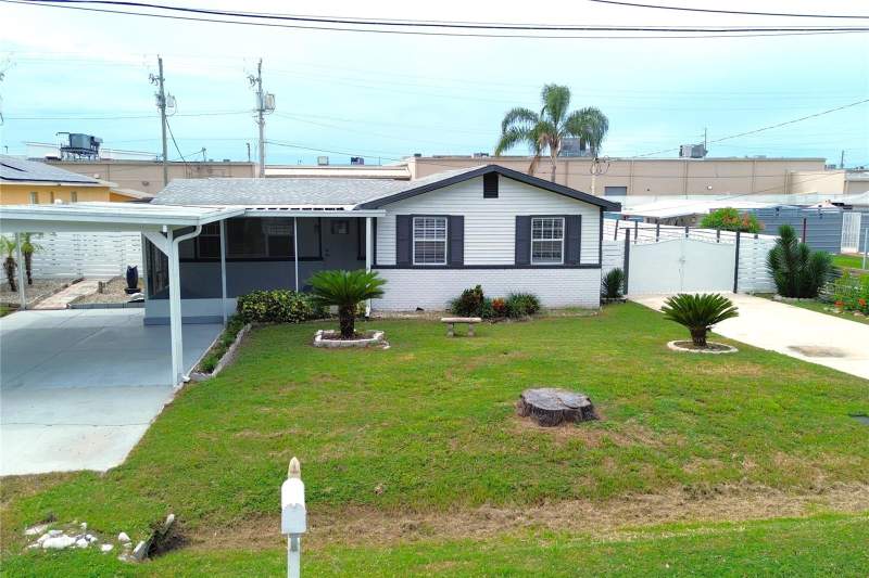 3 bedroom Single Family Residence at 8512 Sunbeam Lane, Rainbow Court Sub, Tampa — photo 2