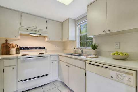 2690 Coral Landings Boulevard #438, Palm Harbor FL - photo 8 of 28