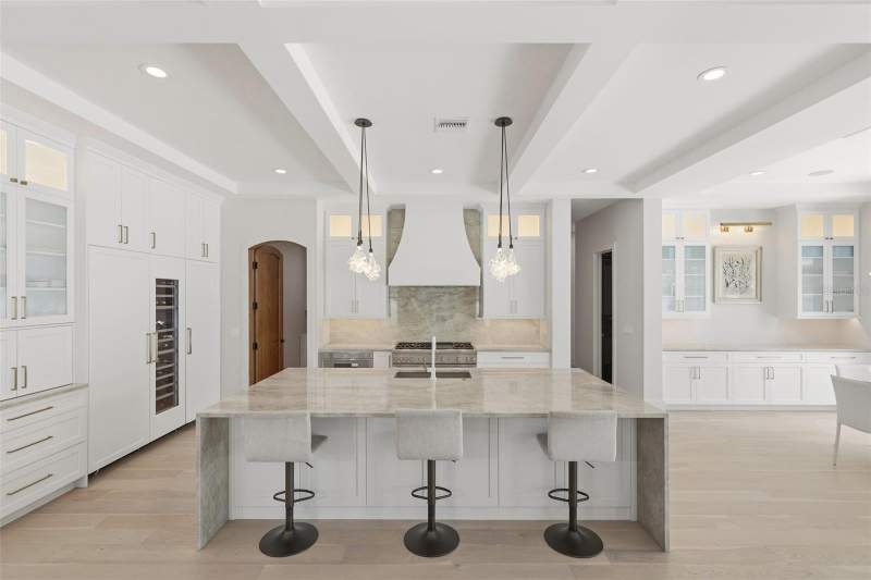 6 bedroom Single Family Residence at 809 E Church Street, Wilmott J W Rev, Orlando — photo 3
