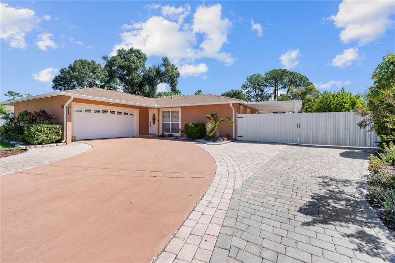 4 bedroom Single Family Residence at 14501 Highland Hills Place, Carrollwood Meadows Unit 1, Tampa — photo 3