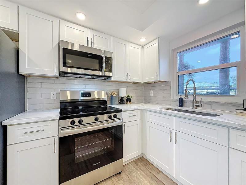 2 bedroom Condominium at 4550 Cove Circle #106, Washington Towers The Condo, St Petersburg — photo 5