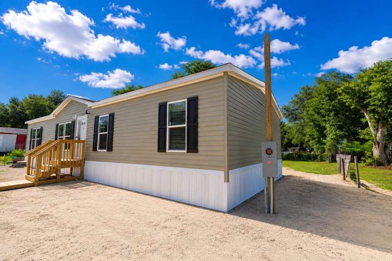 4 bedroom Manufactured Home at 11307 NW 19th Lane, Ocala Ests, Ocala — photo 4