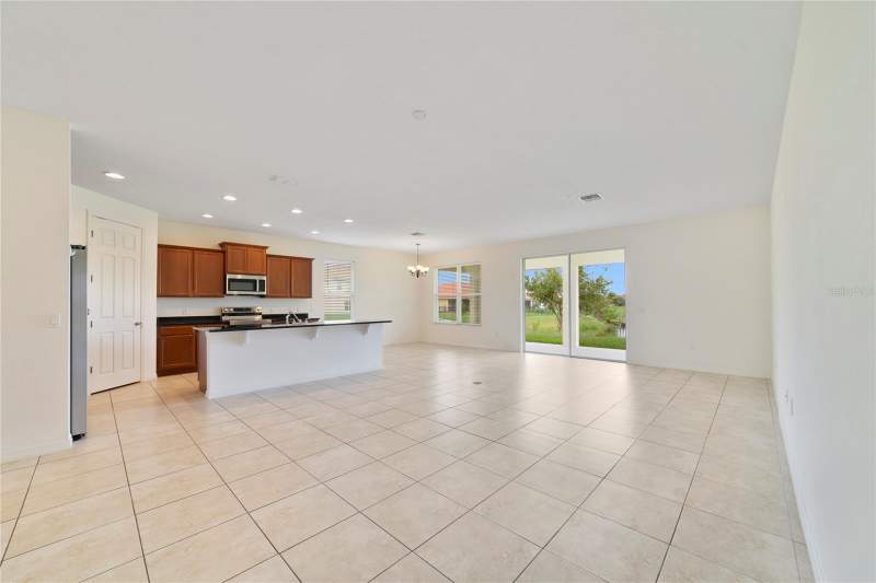 4 bedroom Single Family Residence at 3880 Carrick Bend Drive, Bellalago Ph 5J, Kissimmee — photo 2