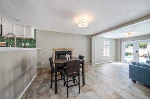 1702 E Knollwood Street, Tampa FL - photo 9 of 32
