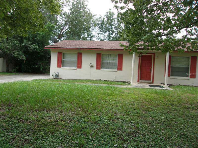 3 bedroom Single Family Residence at 5700 NE 6th Place, Ocala Heights, Ocala — photo 2