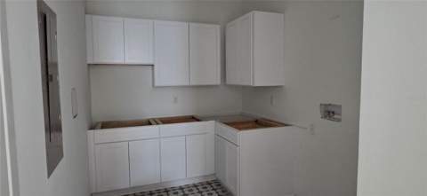 2402 N Glenwood Drive, Tampa FL - photo 9 of 24