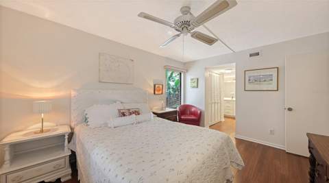 1708 Glenhouse Drive #314, Sarasota FL - photo 9 of 37
