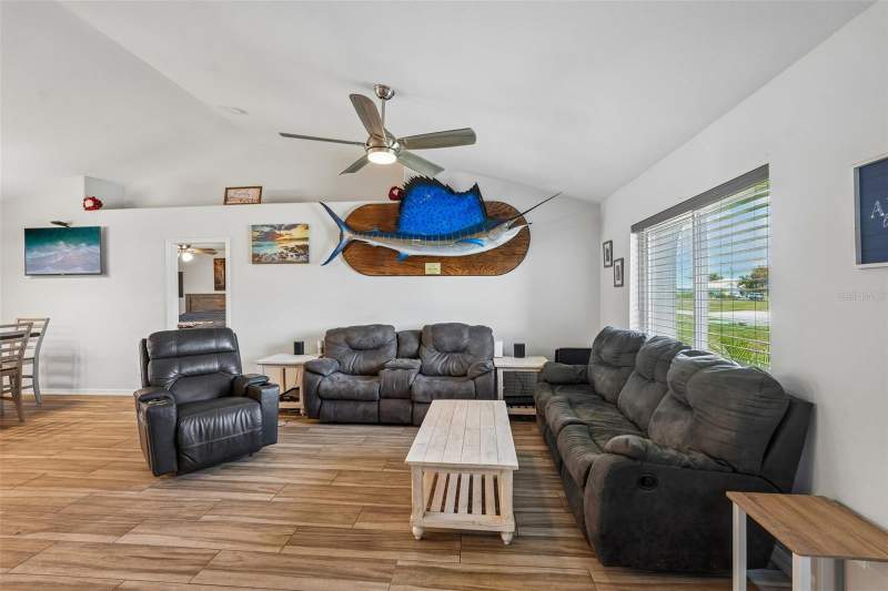 4 bedroom Single Family Residence at 4317 NW 40th Terrace, Cape Coral, Cape Coral — photo 5