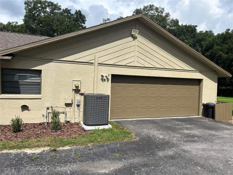 5 bedroom Single Family Residence at 5340 NE 2nd Lane, Oronoque, Ocala — photo 2