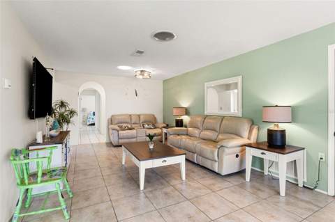 10520 Springwood Drive, Port Richey FL - photo 17 of 38