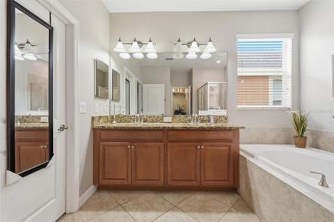 11804 Valhalla Woods Drive, Riverview FL - photo 18 of 37