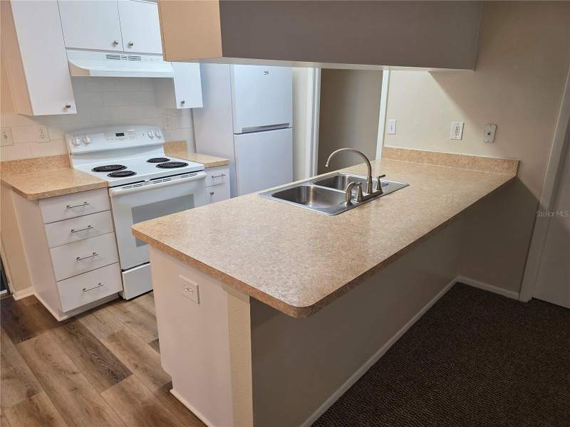 2 bedroom Single Family Residence at 5446 Colchester Avenue, Spring Hill, Spring Hill — photo 4