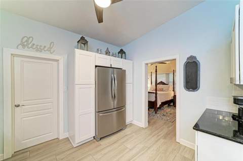 126 Holly Avenue, Sarasota FL - photo 18 of 39