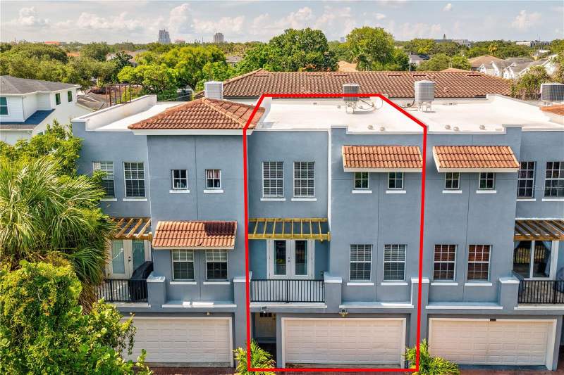 Arrawana South TownhomesHomes for Sale in Tampa, FL