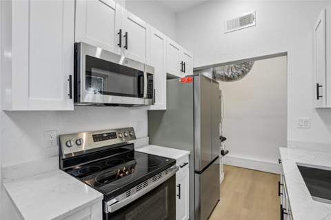 334 E Cornelius Circle, Sarasota FL - photo 14 of 26