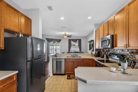 2922 Willow Creek Lane, Kissimmee FL - photo 19 of 43