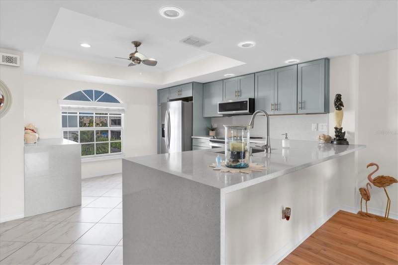 3 bedroom Townhouse at 751 Pinellas Bayway #102, Sandbar Twnhms, Tierra Verde — photo 3
