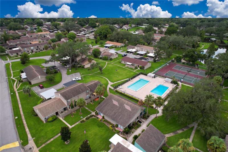 2 bedroom Condominium at 7907 Sabal Drive, Meadowood Condo Village, Temple Terrace — photo 4