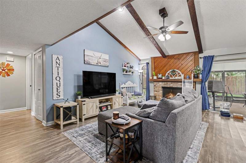 3 bedroom Single Family Residence at 819 CROSSWINDS DRIVE, SOUTHWOOD HILLS UNIT 14, BRANDON — photo 4