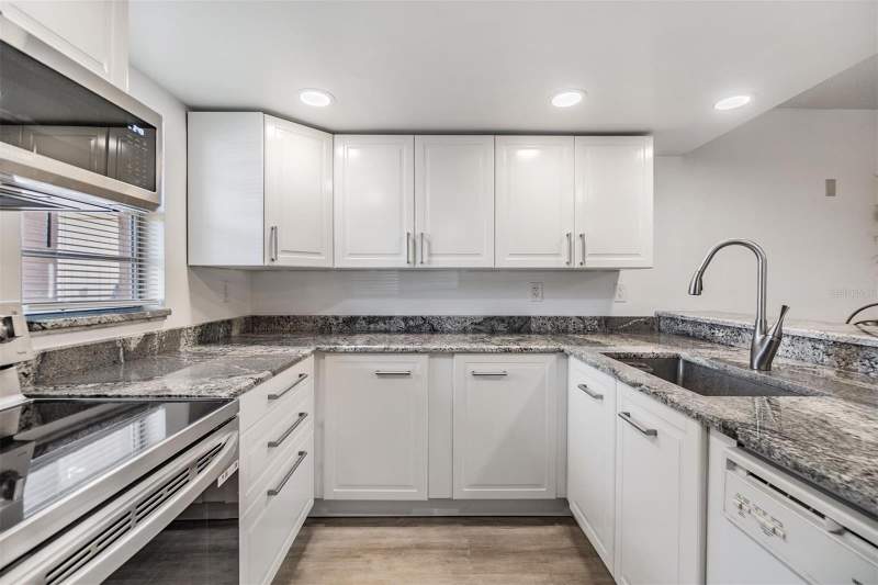 2 bedroom Condominium at 12760 Indian Rocks Road #104, New Atlantis Club Condo, Largo — photo 4