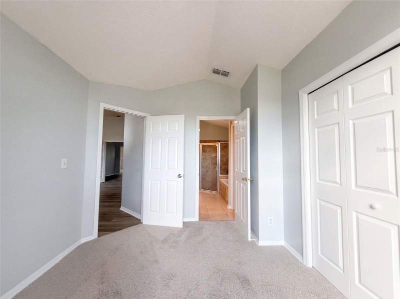 4 bedroom Single Family Residence at 9703 Glenpointe Drive, Riverglen Unit 1, Riverview — photo 4