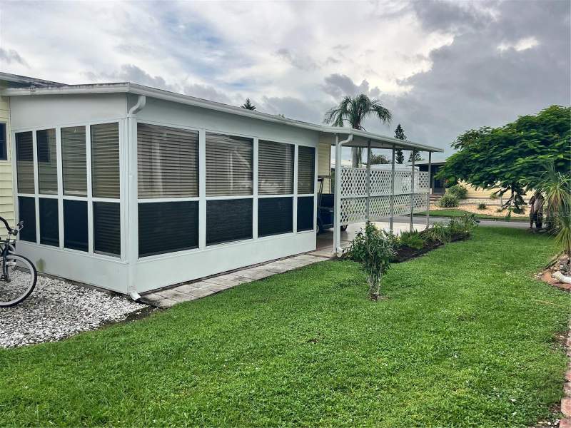 3 bedroom Mobile Home at 5316 53rd Avenue #I14, Westwinds Village Co-Op, Bradenton — photo 4