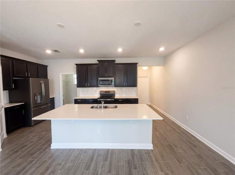 3 bedroom Single Family Residence at 11072 Silver Surfer Alley, Storey Grove Ph 1B-2, Winter Garden — photo 2