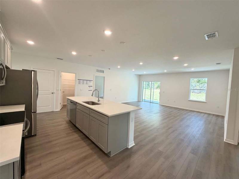 4 bedroom Single Family Residence at 5268 Hanford Avenue, Spring Hill, Spring Hill — photo 4