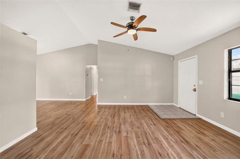 3 bedroom Single Family Residence at 8 Banyan Course Run, Silver Spgs Shores Un 23, Ocala — photo 5