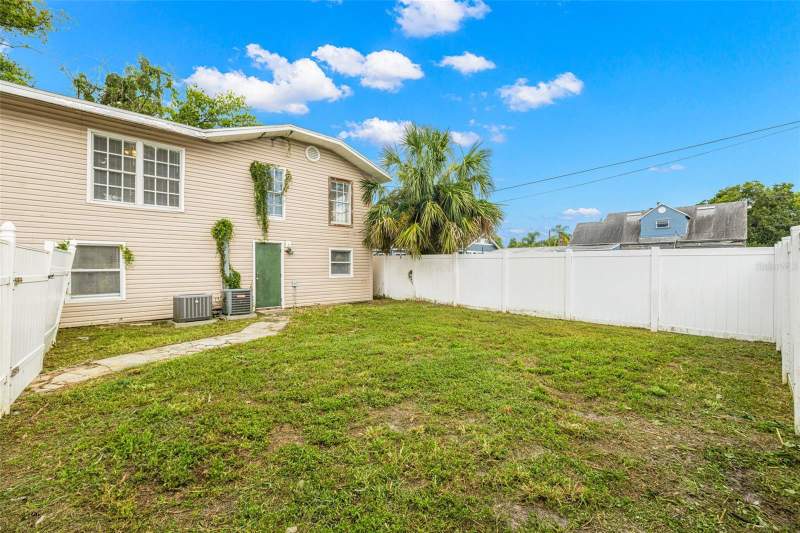 4 bedroom Single Family Residence at 305 E Hanna Avenue, Seminole Heights North, Tampa — photo 5