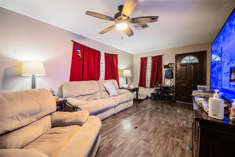 4 bedroom Single Family Residence at 490 W Ethelene Street, Millers Manor, Bartow — photo 5