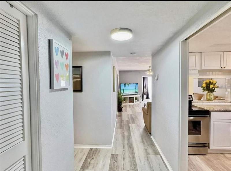 1 bedroom Condominium at 8651 10TH STREET #130, BARCLEY ESTATES, ST PETERSBURG — photo 4