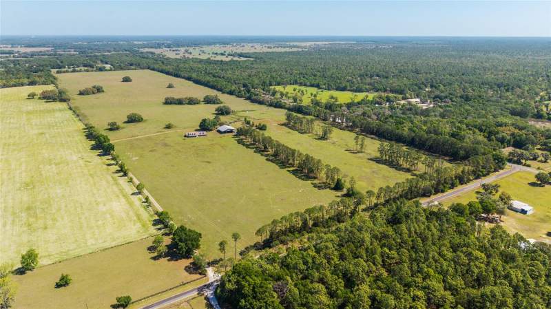 4 bedroom Single Family Residence at 19355 SW 25th Place, Nonsub, Dunnellon — photo 2