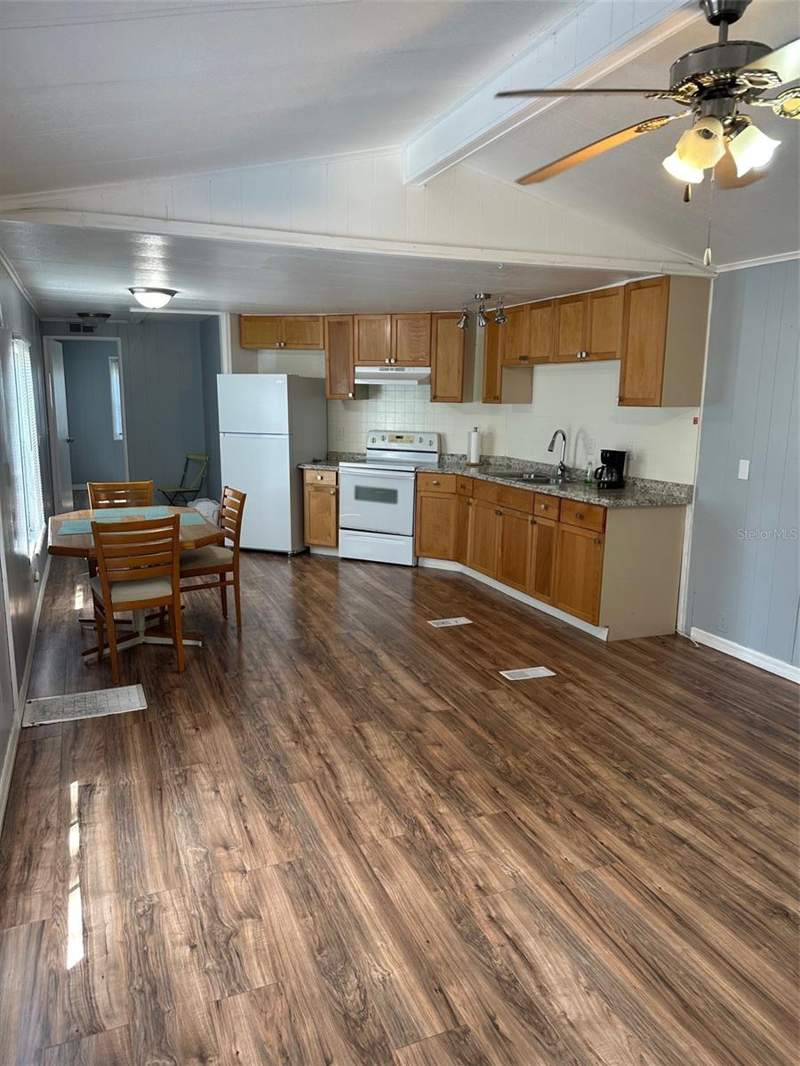 3 bedroom Manufactured Home at 17110 Live Oak Lane, Montverde Mobile Home Sub, Montverde — photo 3