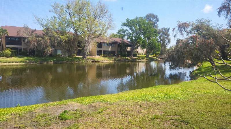 2 bedroom Condominium at 875 S Village Drive #102, Village Lake Condo, St Petersburg — photo 3