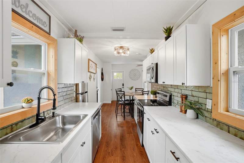 2 bedroom Single Family Residence at 4627 1st Avenue, Central Park Rev, St Petersburg — photo 3