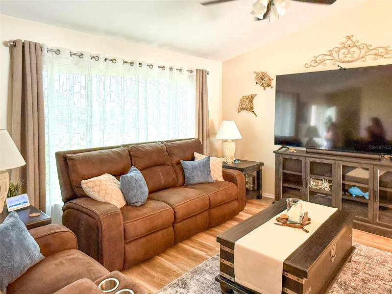 3 bedroom Single Family Residence at 11019 Captain Drive, Spring Hill, Spring Hill — photo 5