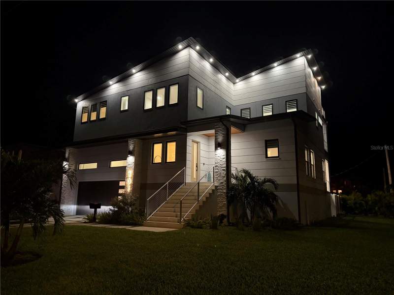 4 bedroom Single Family Residence at 301 79th Street, South Cswy Isle 3rd Add, St Petersburg — photo 3