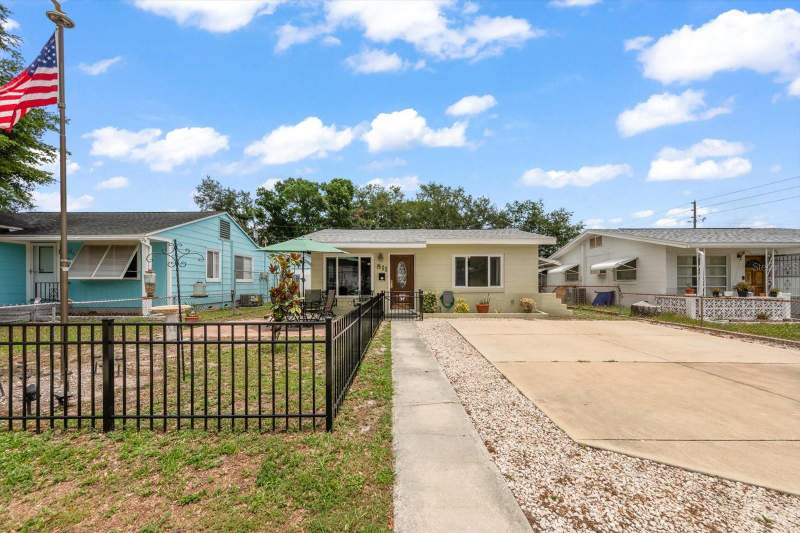 3 bedroom Single Family Residence at 811 48TH AVENUE, ARCADIA SUB, ST PETERSBURG — photo 2