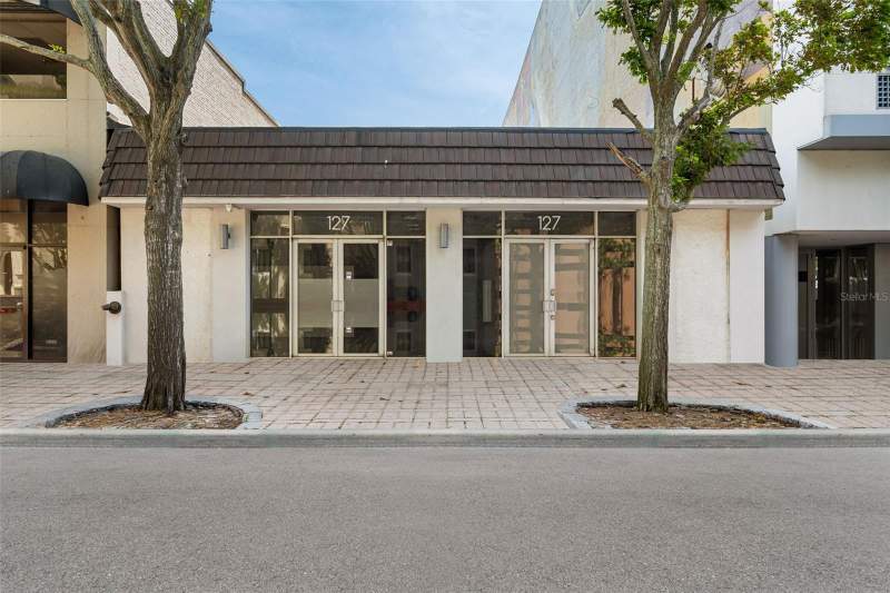127 N MAGNOLIA AVENUE home for sale in Robert R Reids